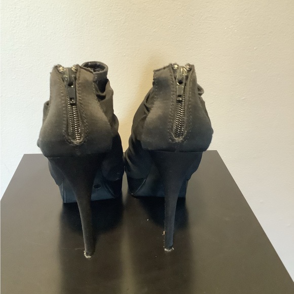 Chinese Laundry Heels - Picture 6 of 7